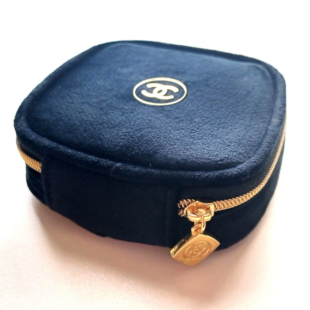 CHANEL Black Velvet Jewelry Case / Mini Cosmetic bag with CC Logo - BRAN…